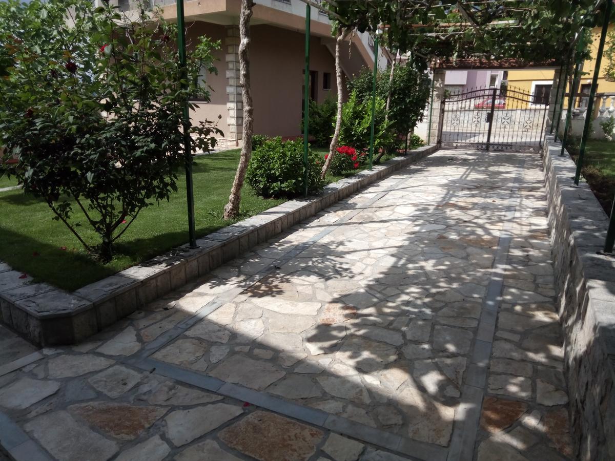 Apartments Leo Trebinje Exterior foto